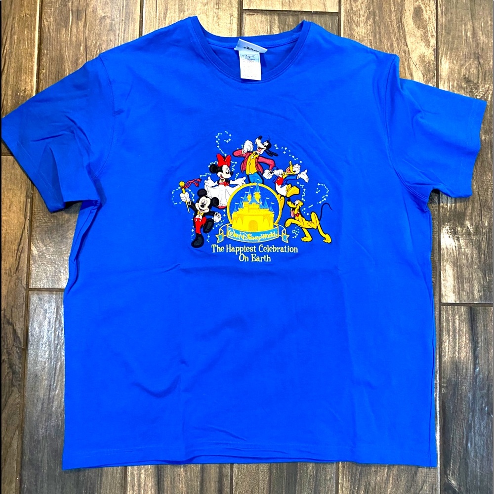 NWOT Vintage Disney Parks Magic Kingdom Shirt